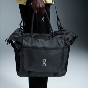 On Running | Track Pack 35L Lite | Shoulder Bag w/ Handles